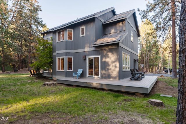 60080 River Bluff Trail, Bend, OR 97702