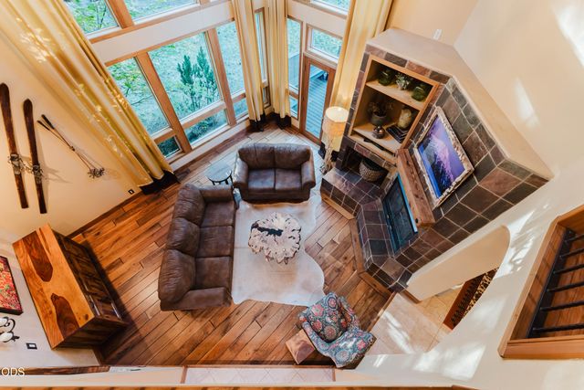 60080 River Bluff Trail, Bend, OR 97702