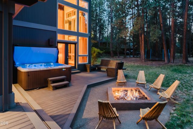 60080 River Bluff Trail, Bend, OR 97702