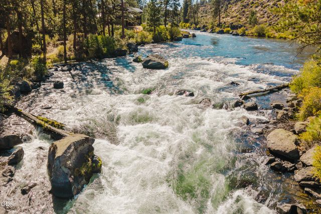 60080 River Bluff Trail, Bend, OR 97702