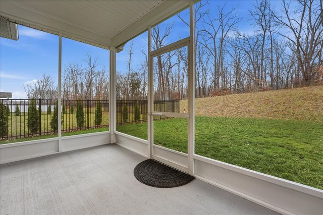 293 Brook Ave, White House, TN 37188