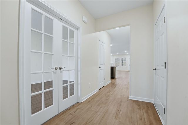 293 Brook Ave, White House, TN 37188