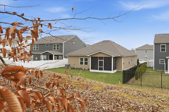 293 Brook Ave, White House, TN 37188