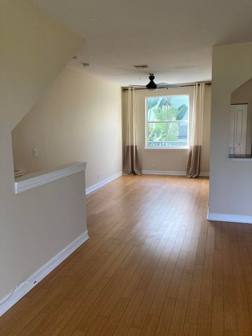 306 NW 1st Street 306, Delray Beach, FL 33444