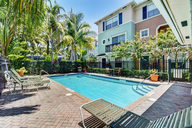 306 NW 1st Street 306, Delray Beach, FL 33444