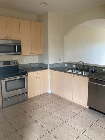 306 NW 1st Street 306, Delray Beach, FL 33444