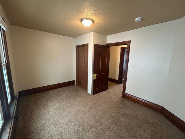 231 S Prairie Avenue, Fairmont, MN 56031