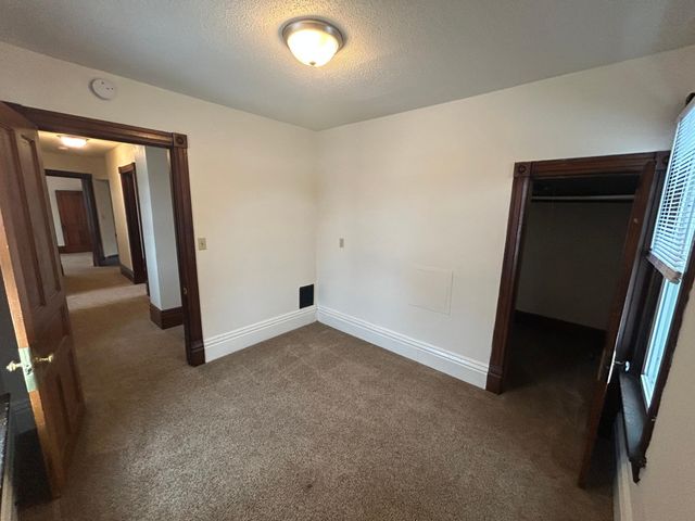 231 S Prairie Avenue, Fairmont, MN 56031