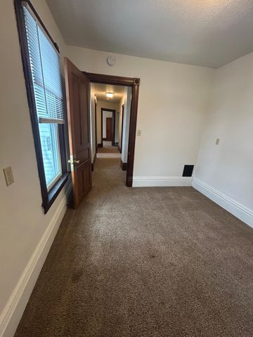 231 S Prairie Avenue, Fairmont, MN 56031