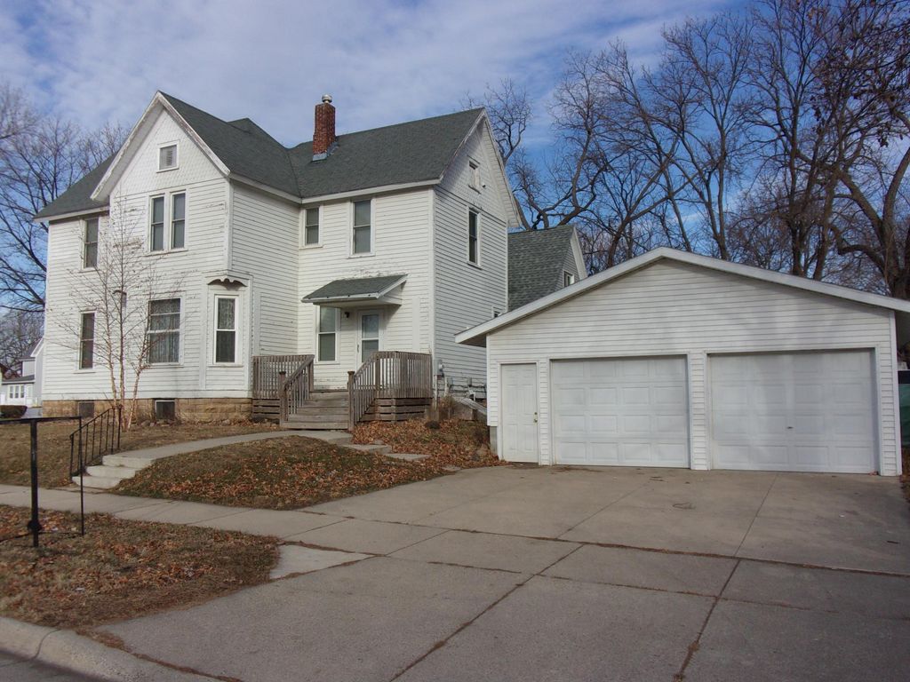 231 S Prairie Avenue, Fairmont, MN 56031