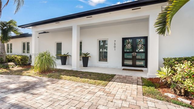 7501 SW 174th Street, Palmetto Bay, FL 33157