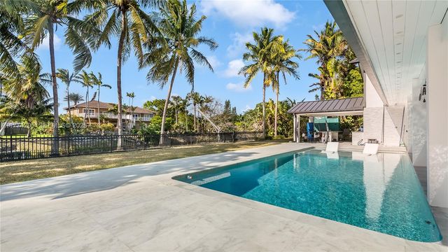 7501 SW 174th Street, Palmetto Bay, FL 33157