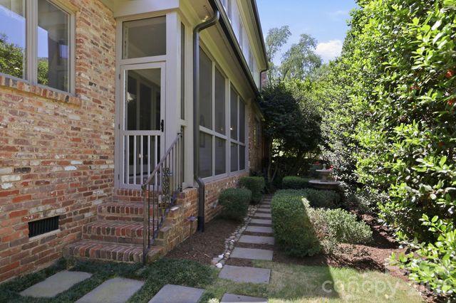 1909 Maryland Avenue, Charlotte, NC 28209