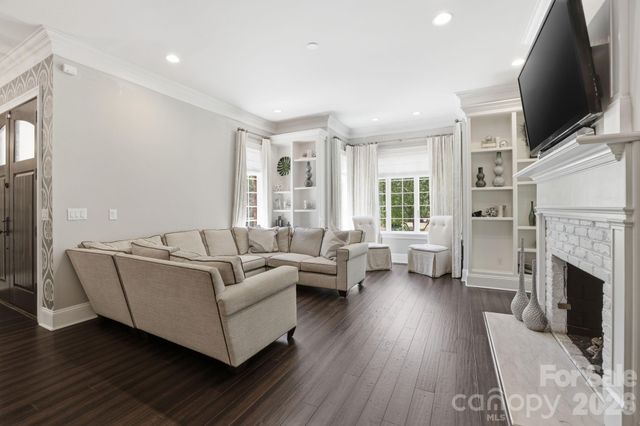 1909 Maryland Avenue, Charlotte, NC 28209