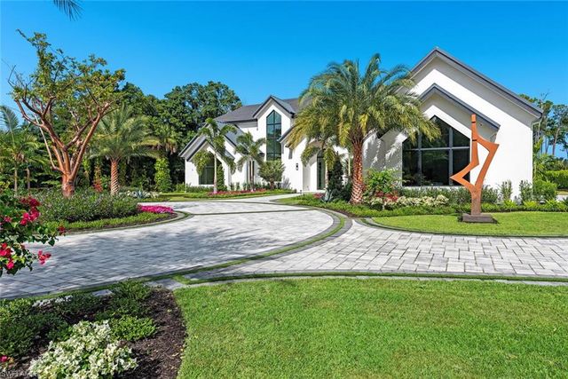 2145 Coach House LN, Naples, FL 34105