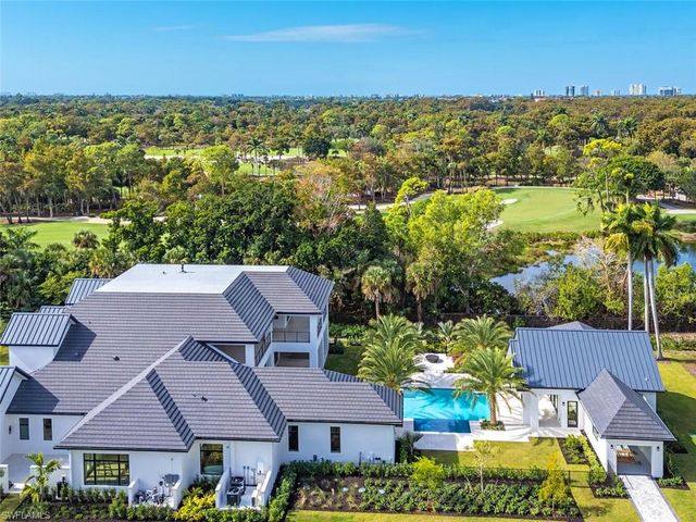 2145 Coach House LN, Naples, FL 34105