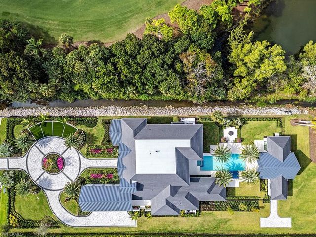 2145 Coach House LN, Naples, FL 34105