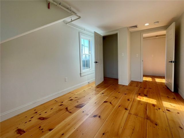 5 John Street 2, Bristol, RI 02809