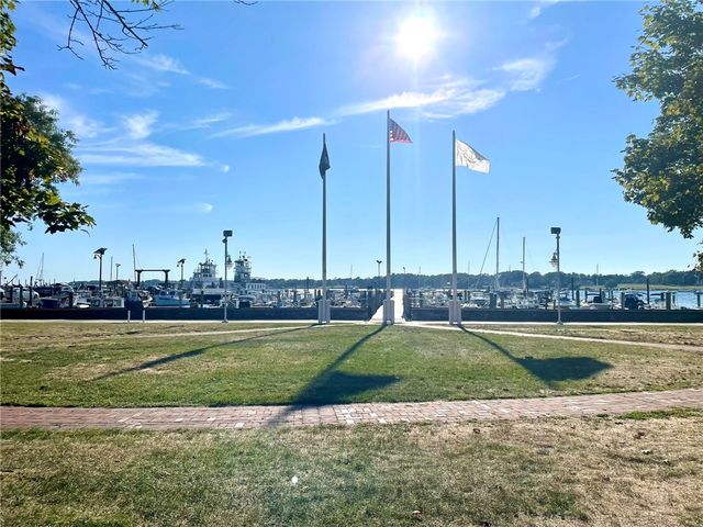 5 John Street 2, Bristol, RI 02809