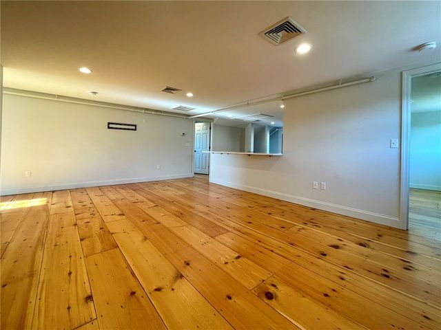 5 John Street 2, Bristol, RI 02809