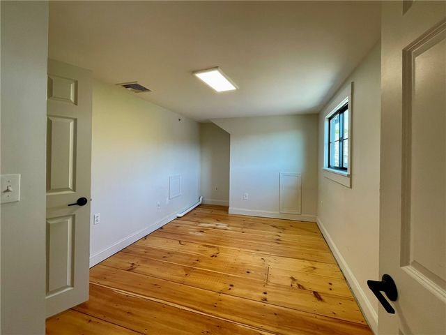 5 John Street 2, Bristol, RI 02809