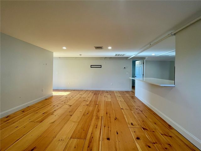 5 John Street 2, Bristol, RI 02809