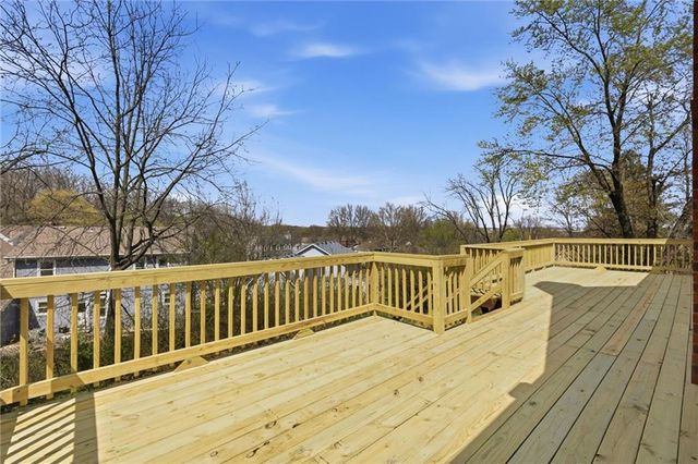 1206 Campbell Street, Liberty, MO 64068