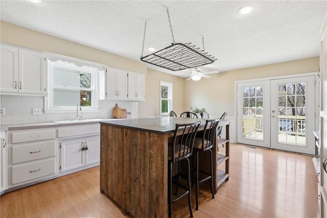 1206 Campbell Street, Liberty, MO 64068