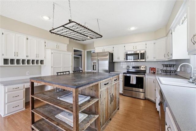 1206 Campbell Street, Liberty, MO 64068