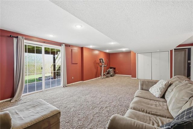 1206 Campbell Street, Liberty, MO 64068