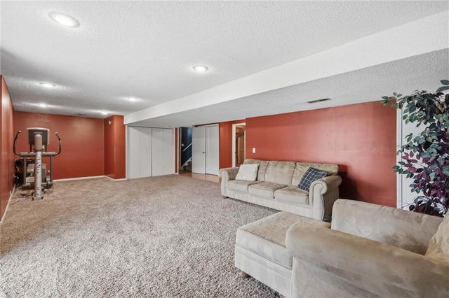 1206 Campbell Street, Liberty, MO 64068