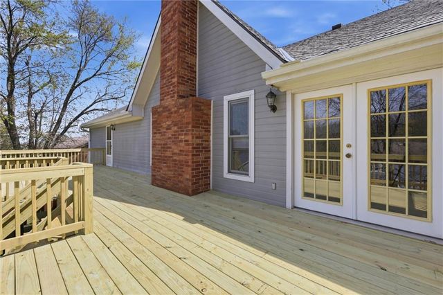 1206 Campbell Street, Liberty, MO 64068