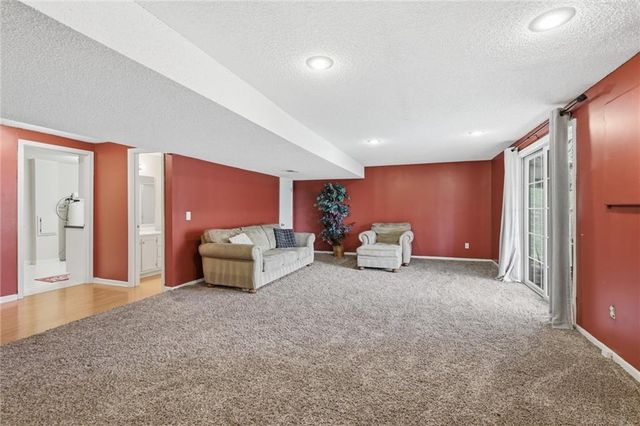 1206 Campbell Street, Liberty, MO 64068