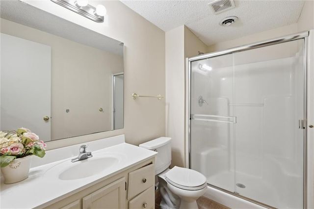 1206 Campbell Street, Liberty, MO 64068