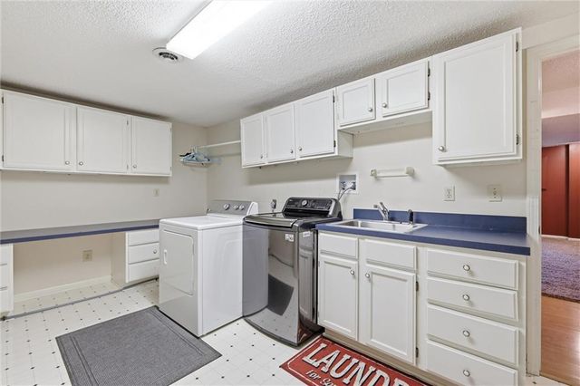 1206 Campbell Street, Liberty, MO 64068