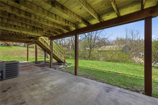 1206 Campbell Street, Liberty, MO 64068