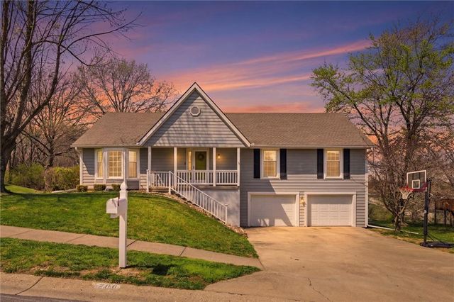 1206 Campbell Street, Liberty, MO 64068