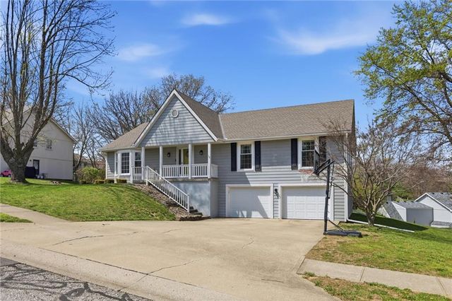 1206 Campbell Street, Liberty, MO 64068
