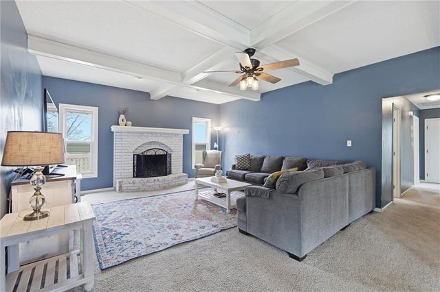 1206 Campbell Street, Liberty, MO 64068