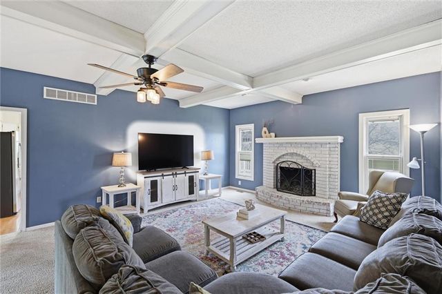 1206 Campbell Street, Liberty, MO 64068