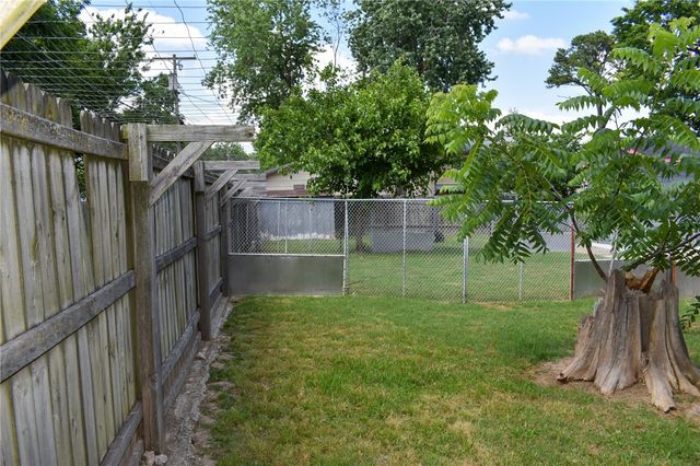 828 S Mount Olive Street, Siloam Springs, AR 72761