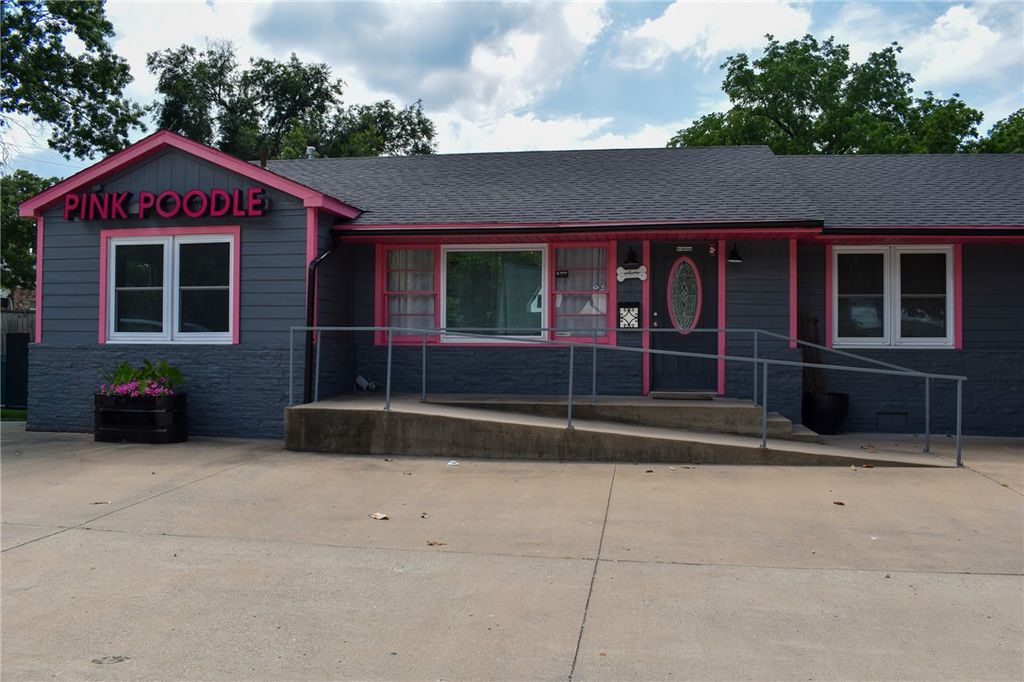 828 S Mount Olive Street, Siloam Springs, AR 72761