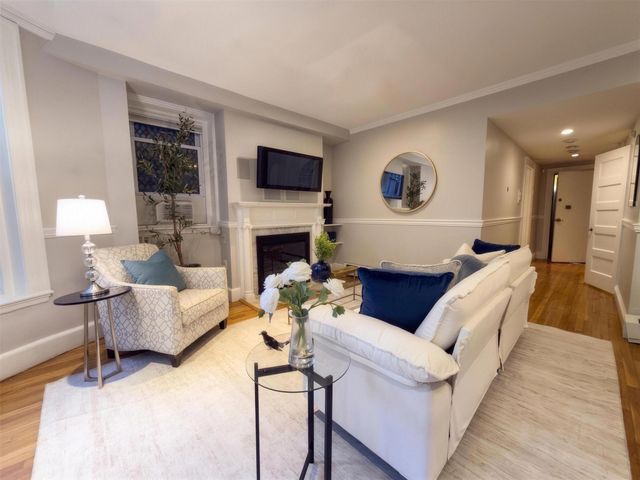 405 Commonwealth Ave 2B, Boston, MA 02215