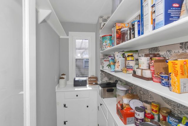 127 Governor St, Springfield, MA 01104