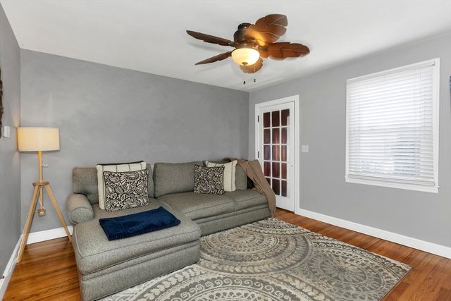 127 Governor St, Springfield, MA 01104