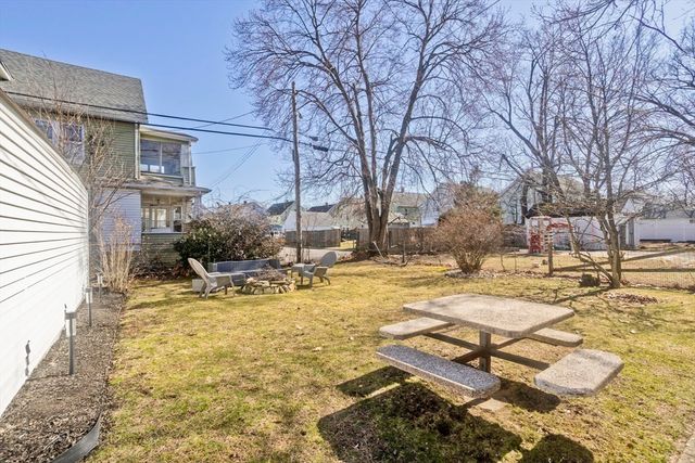 127 Governor St, Springfield, MA 01104