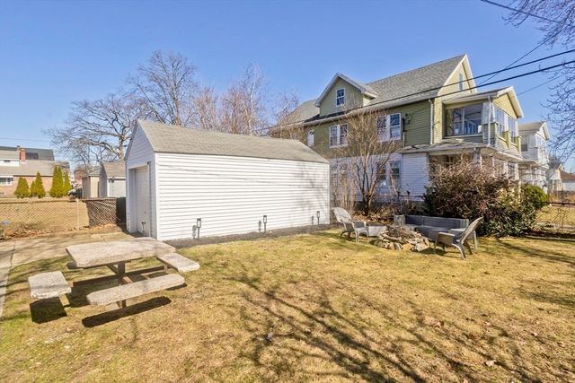 127 Governor St, Springfield, MA 01104