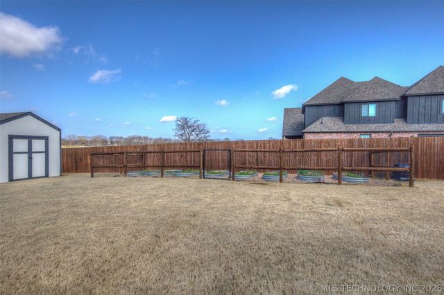 17804 S 42nd Avenue E, Bixby, OK 74008