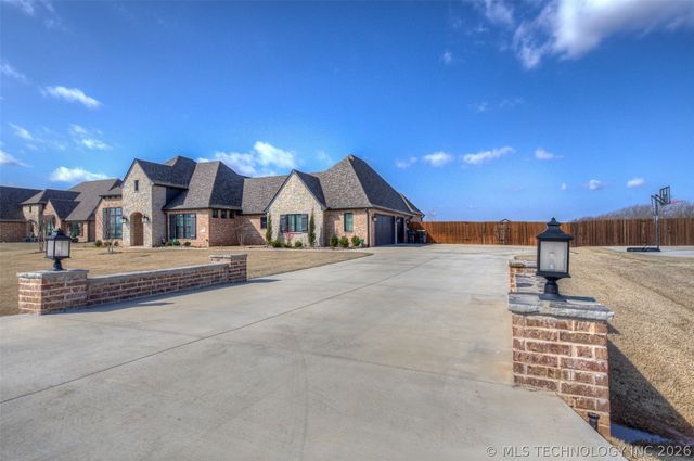 17804 S 42nd Avenue E, Bixby, OK 74008