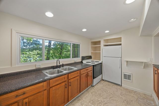 21 Faulkner Rd, Grafton, MA 01536